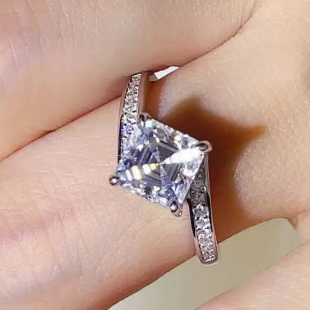 2 Carat Moissanite 925 Sterling Silver Ring, close-up detail