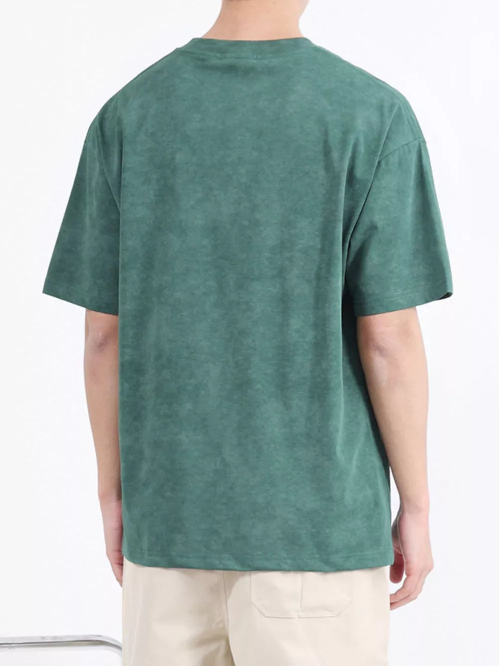 Men's dark green relaxed fit t-shirt with crew neck and short sleeves, made of cotton blend.