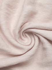 Beige casual shorts with elastic waist and wavy trim detail.
