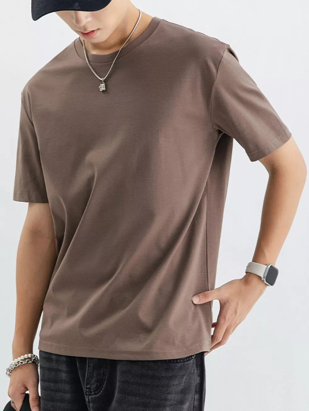 Men's coffee cotton crew neck t-shirt with short sleeves.