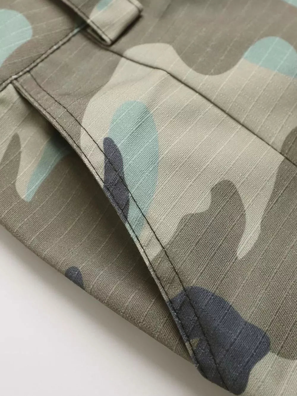 Men's Star Camouflage Cargo Capris in Green Camouflage, close-up detail