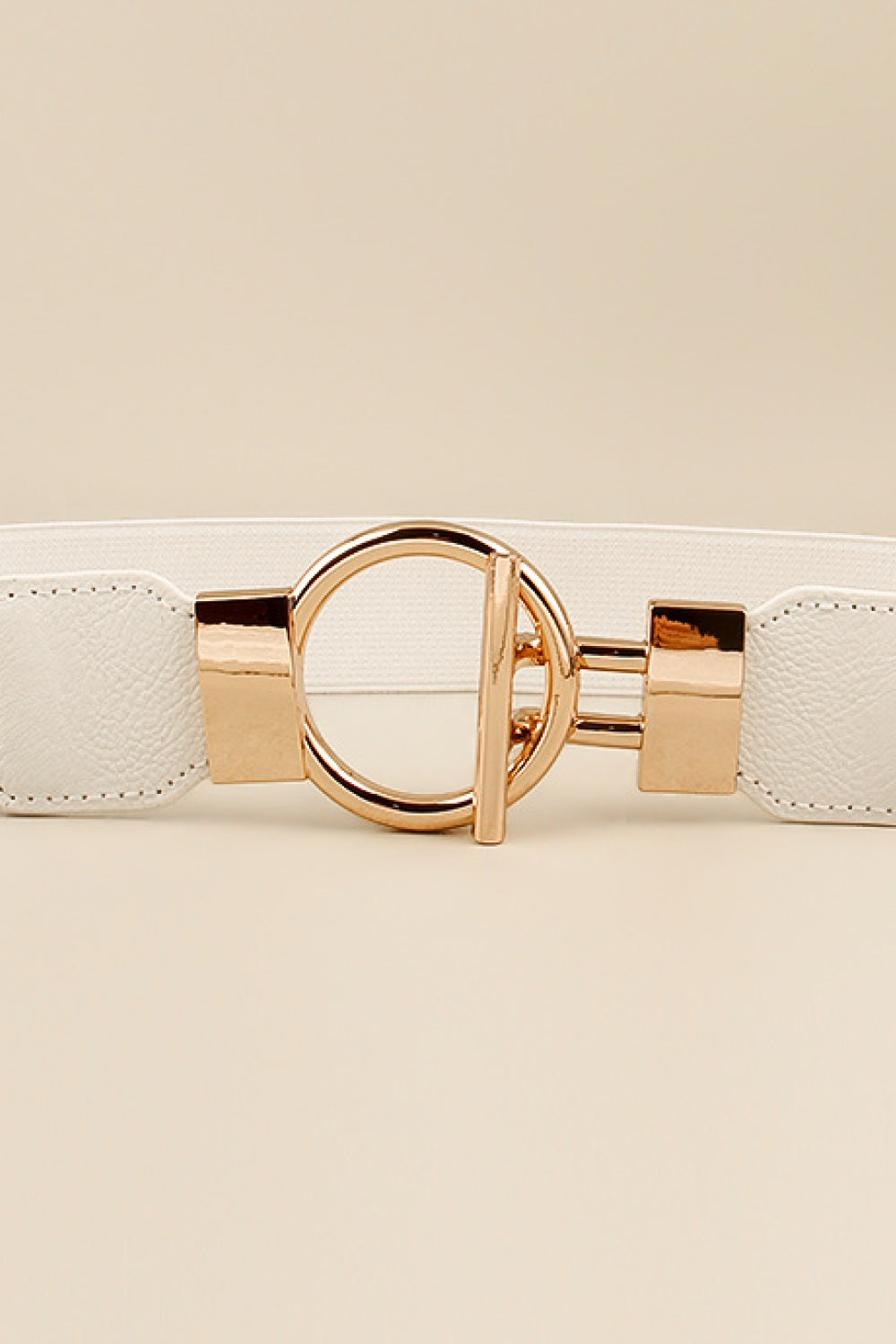 White elasticated ring buckle belt with gold alloy hardware